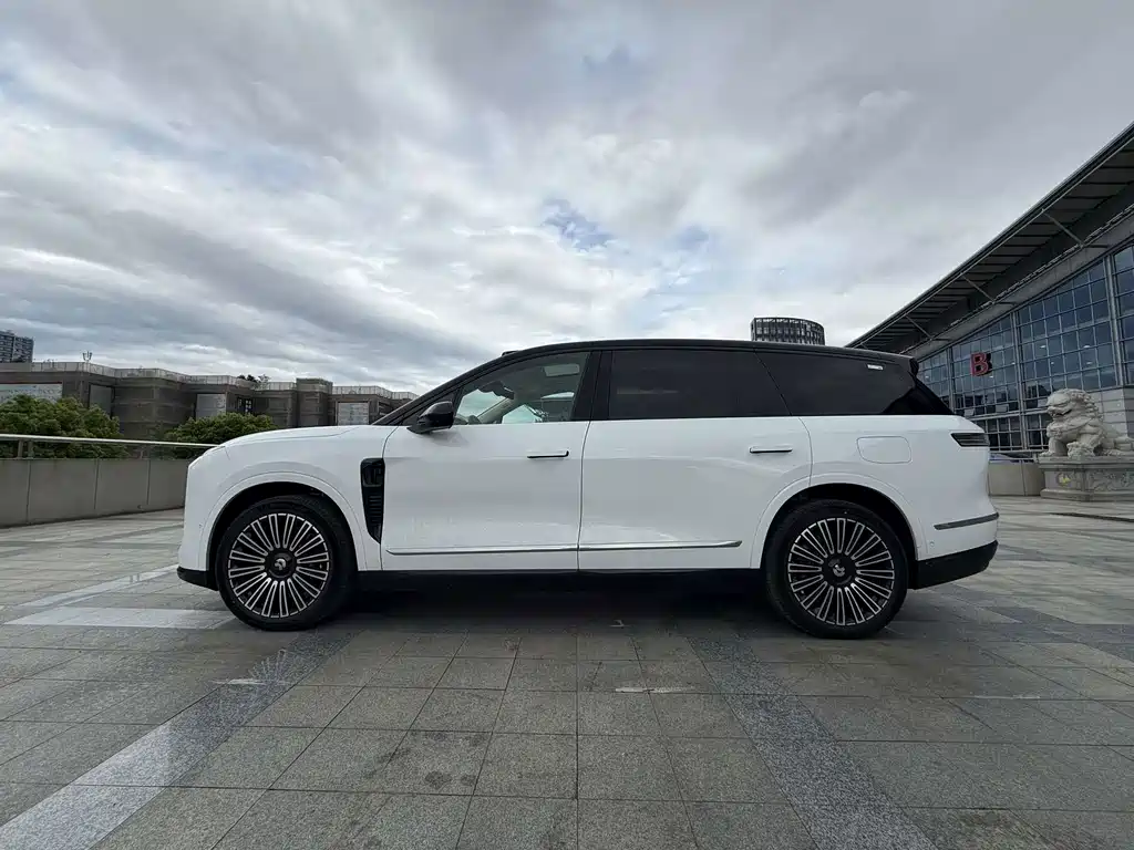 NIO ES8 2026 мест Executive Luxury
