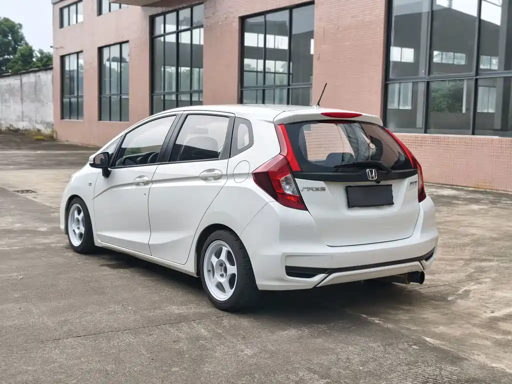 Honda Fit — миниатюра 6