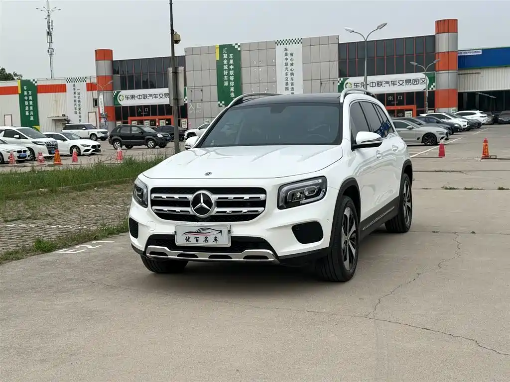 Mercedes-Benz GLB 2023