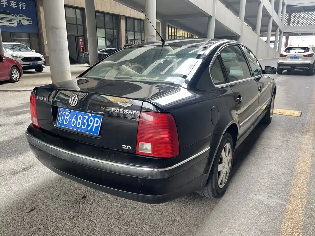 Volkswagen Passat 2004 2.0L MT