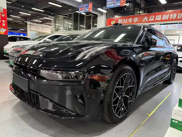 2024 Zeekr 001