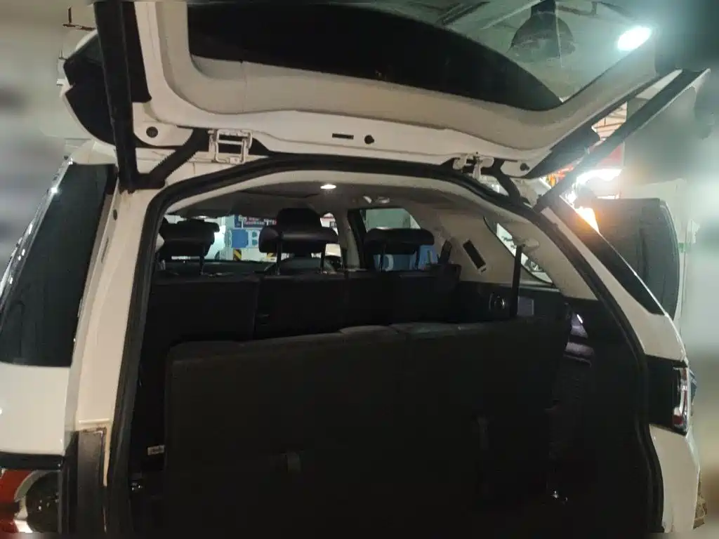 Land Rover Discovery Sport — миниатюра 20