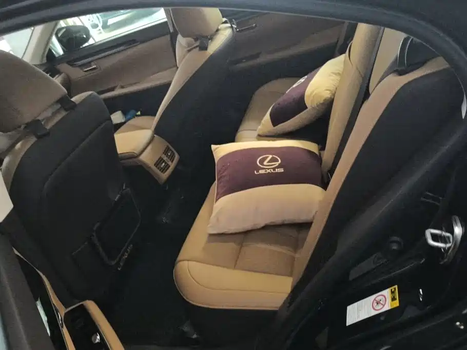 Lexus ES — миниатюра 11