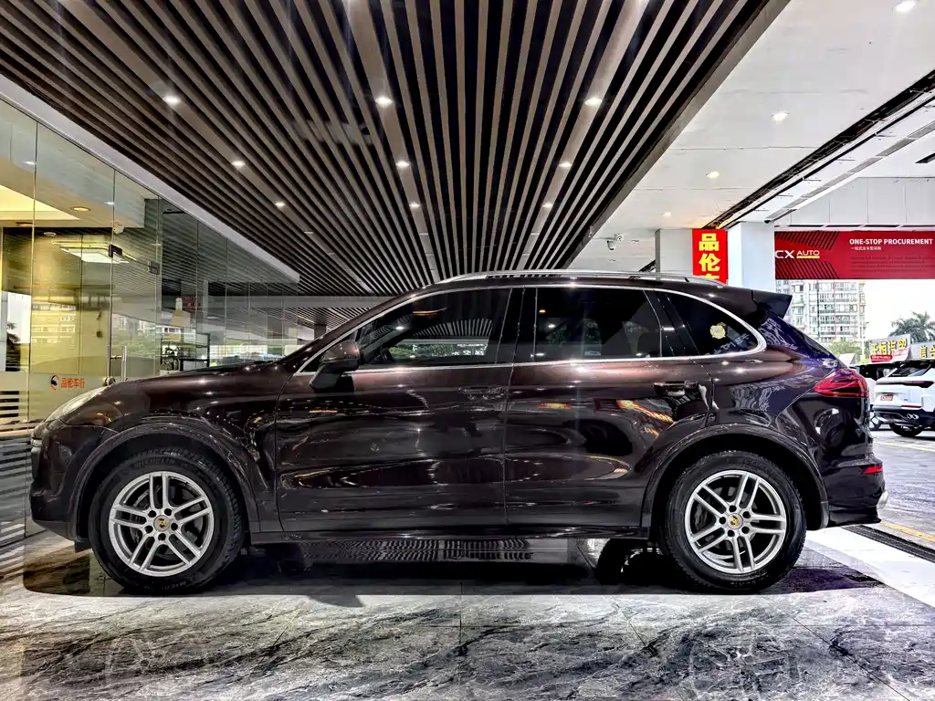 Porsche Cayenne — миниатюра 19