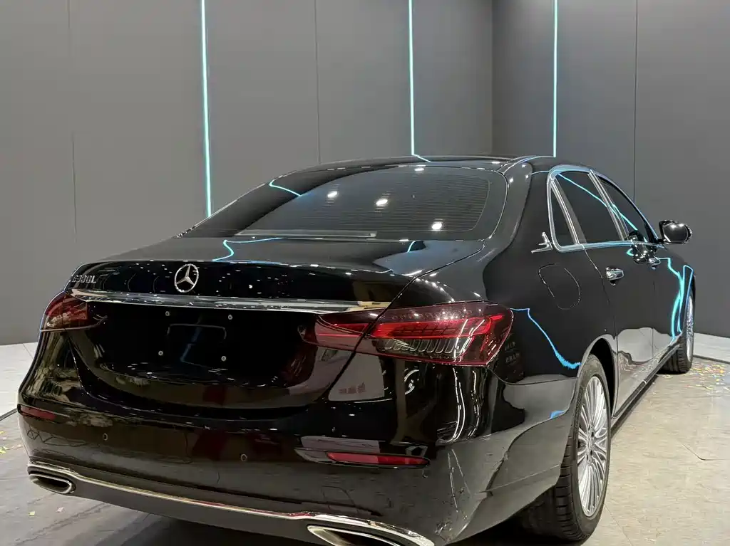 Mercedes-Benz E-Class — миниатюра 6