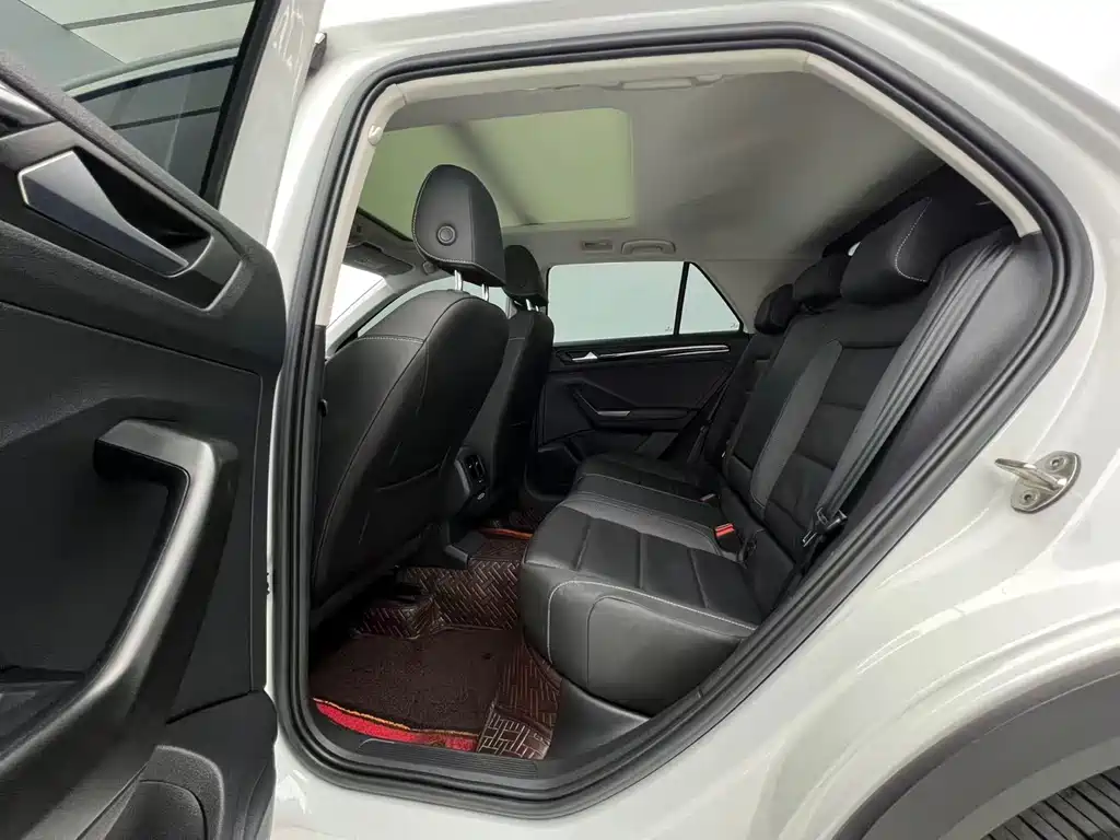 VOLKSWAGEN T ROC EXPLORING SONGS