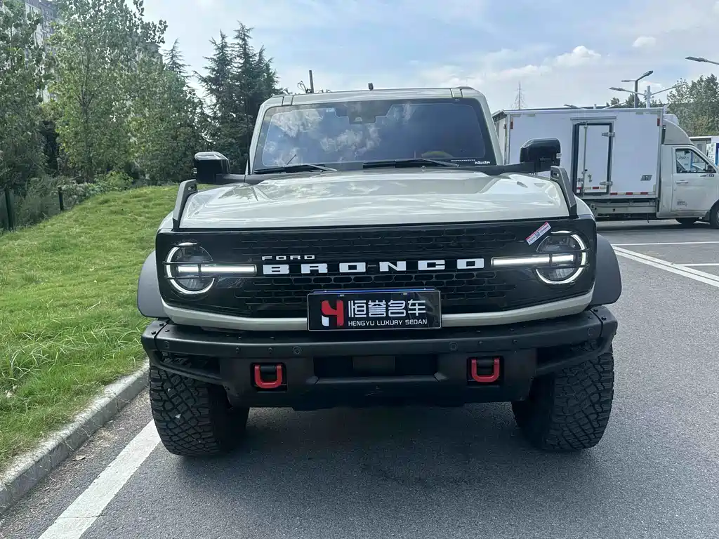 Ford Bronco — миниатюра 2