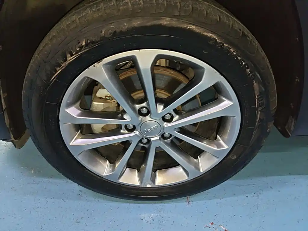 Jeep Grand Commander — миниатюра 23