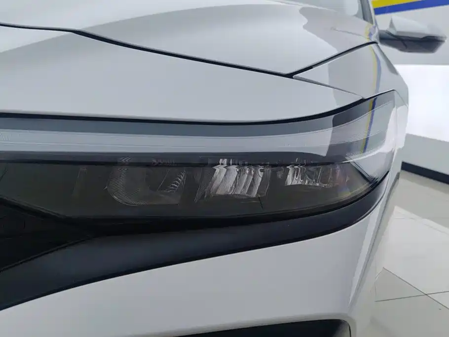 Hyundai Elantra — миниатюра 5
