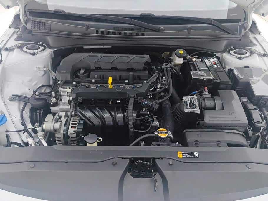 Hyundai Elantra 1.5 л 2024 г. Белый, пробег 15600 км