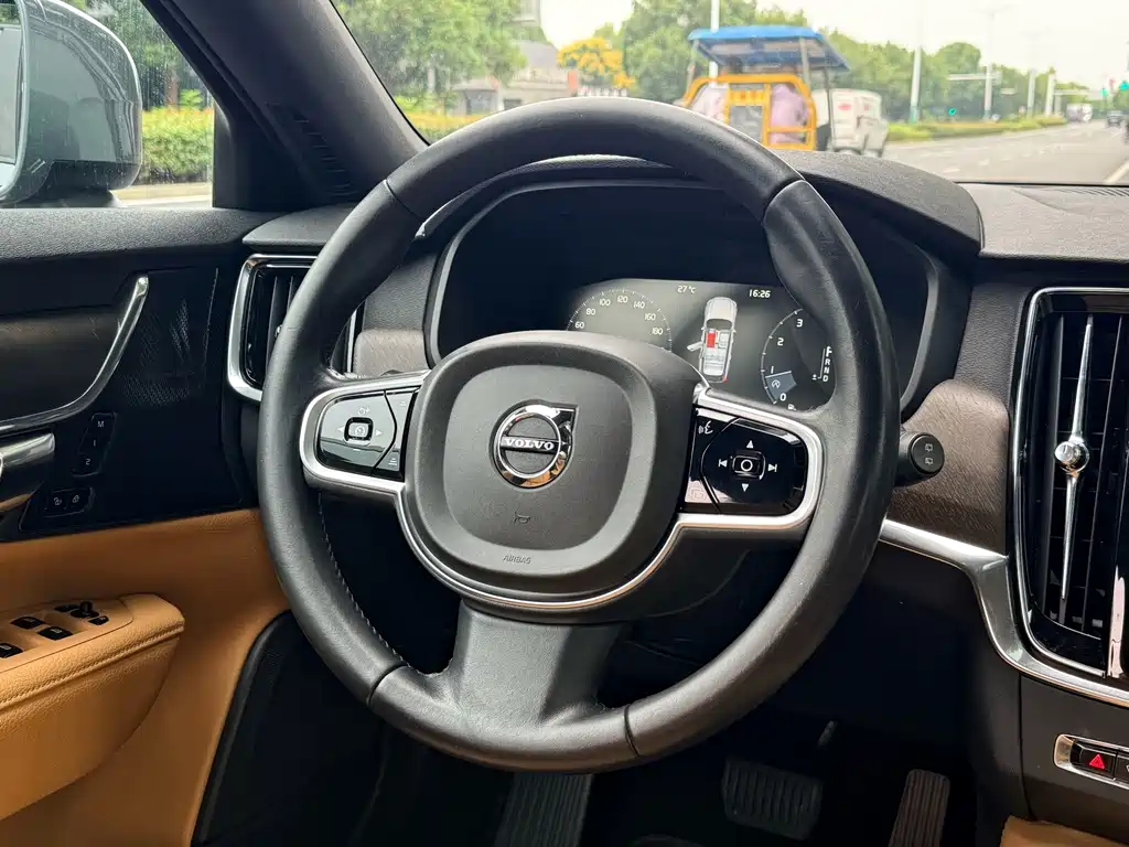 Volvo V90 — миниатюра 8