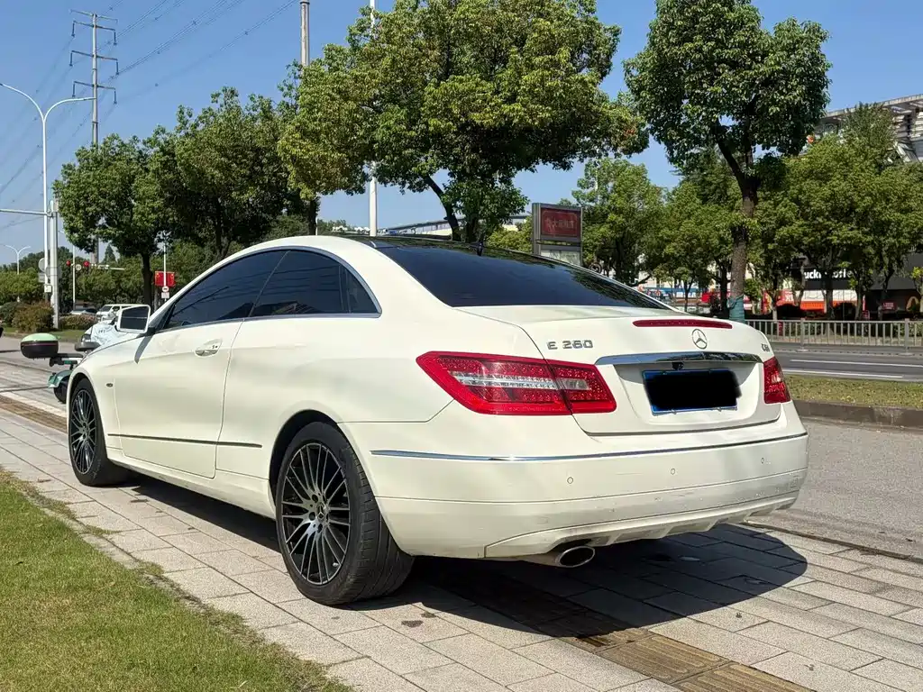 Mercedes-Benz E-Class (Import) — миниатюра 7