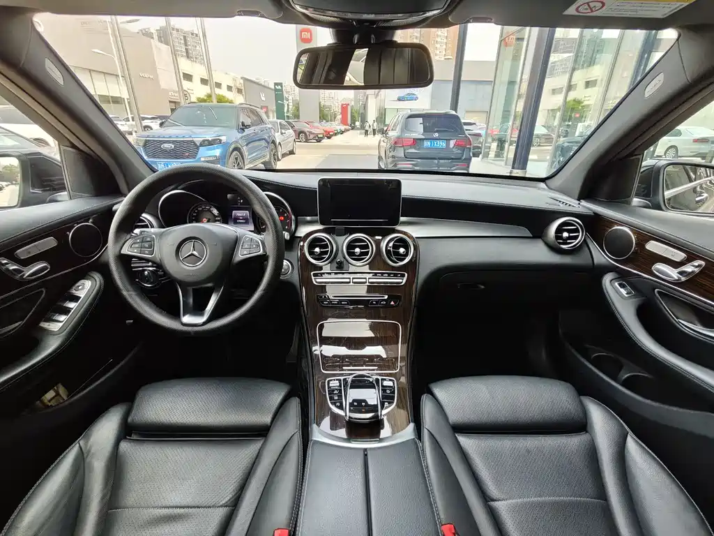 Mercedes-Benz GLC 2019 GLC 260 L 4MATIC