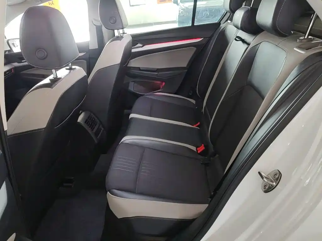 Volkswagen Golf — миниатюра 17