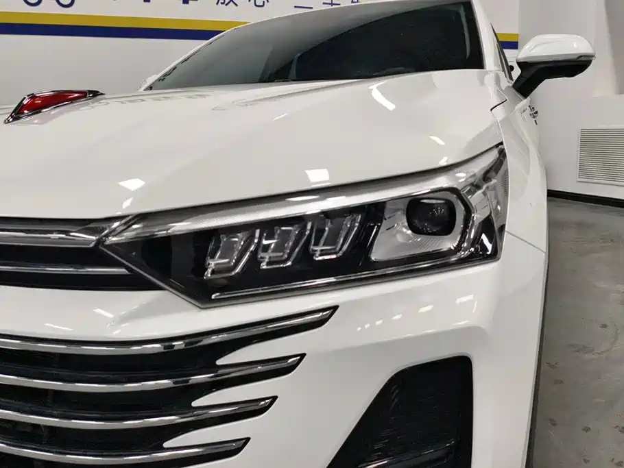 Bestune T77 2023 1.5T AT Luxury