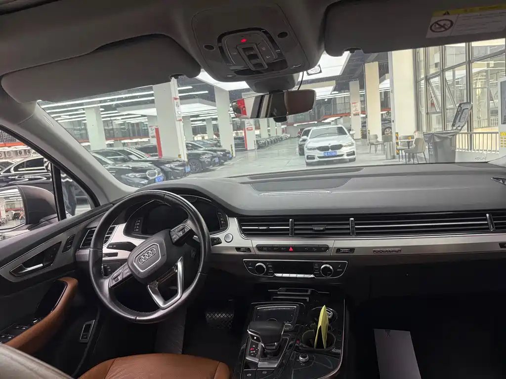 Audi Q7 — миниатюра 4