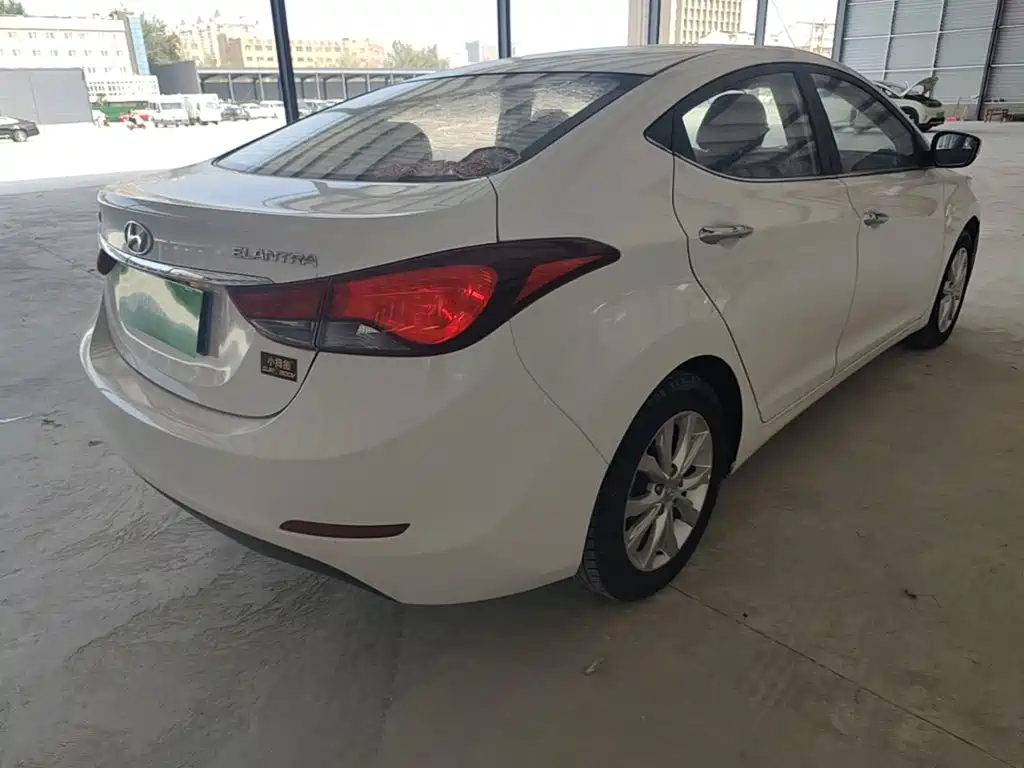 Hyundai Elantra Langdong — миниатюра 7