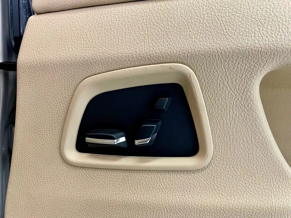 BMW 5 Series — миниатюра 14
