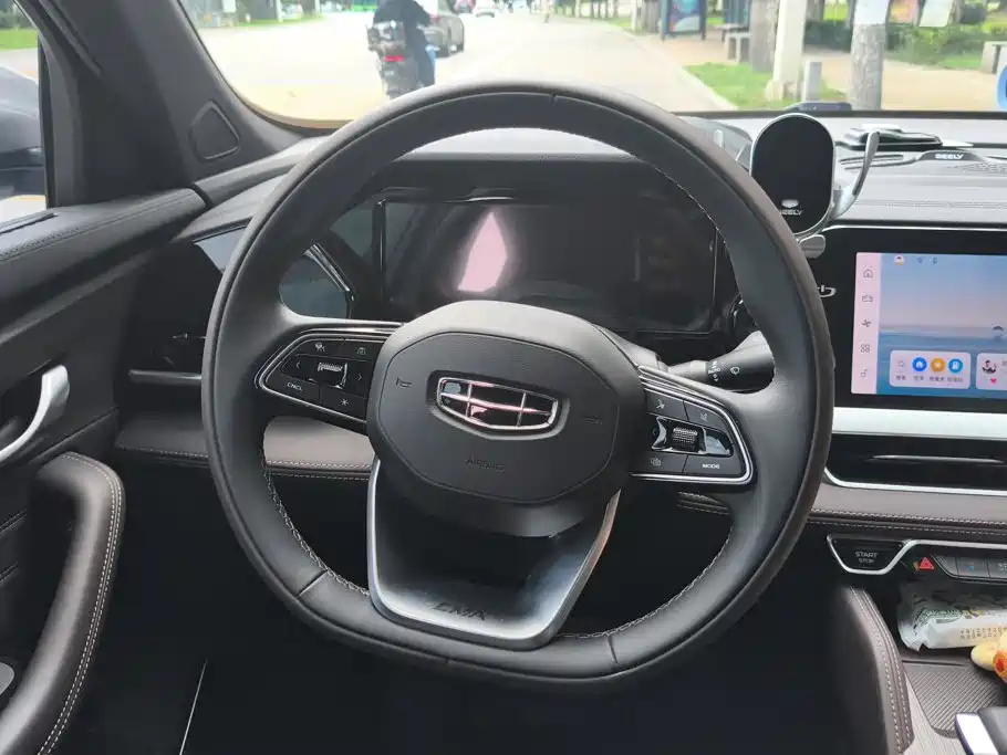 Geely Xingyue L — миниатюра 15