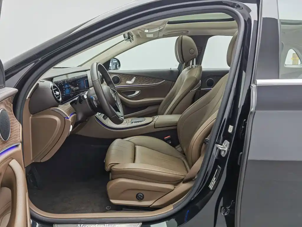 Mercedes-Benz E-Class — миниатюра 10