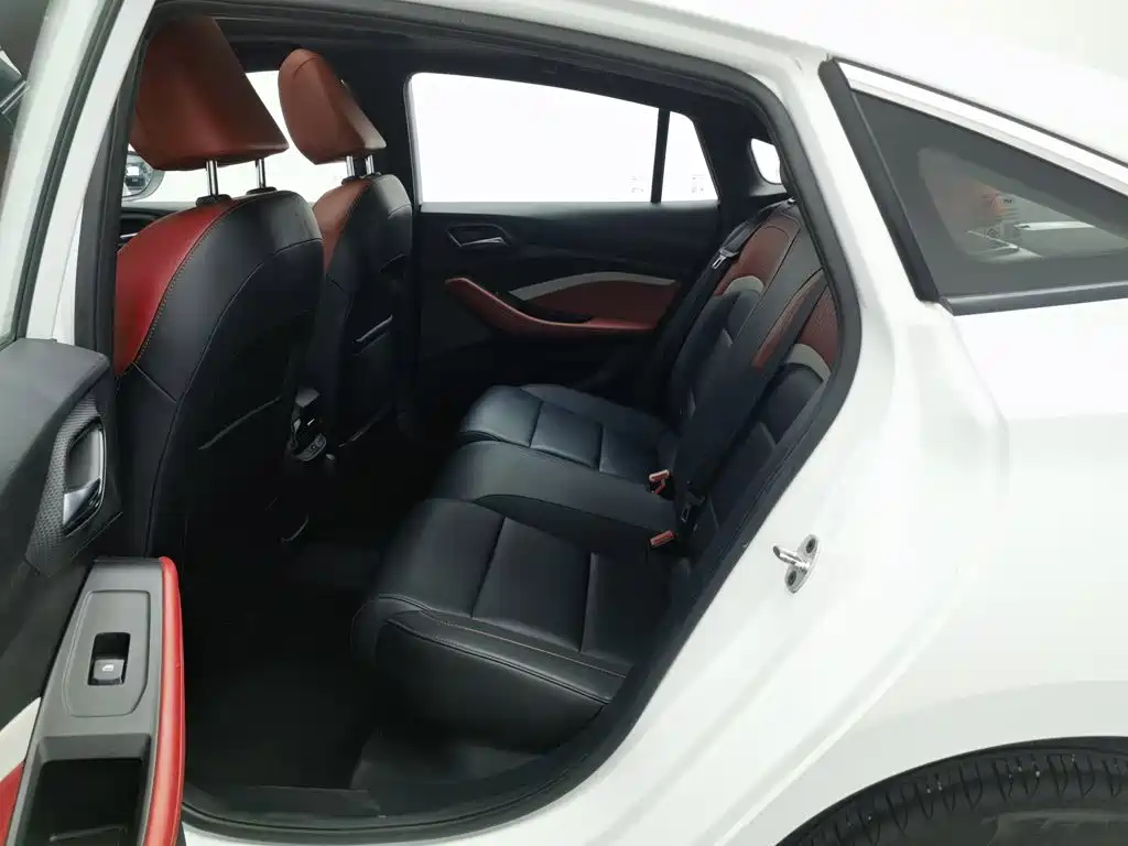 MG MG5 — миниатюра 15
