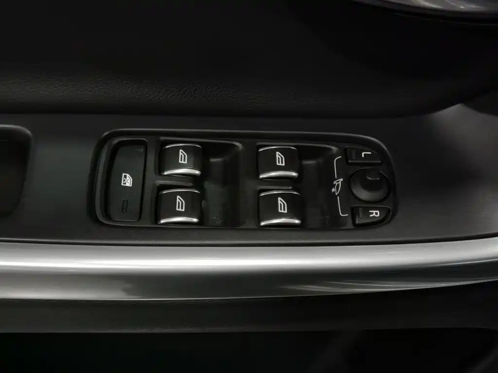 Volvo XC60 — миниатюра 9
