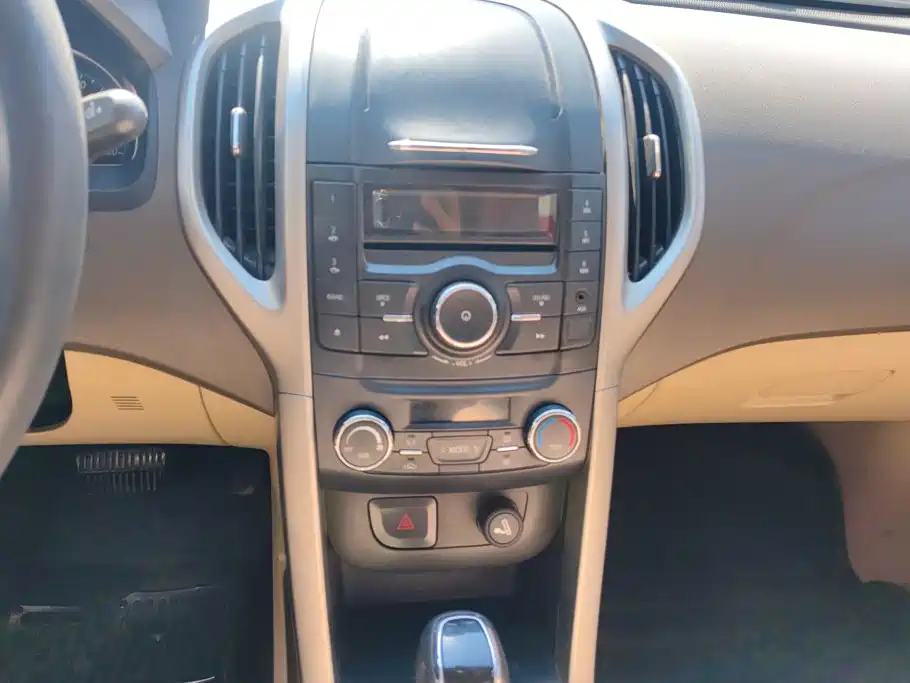 Baojun 610 — миниатюра 12