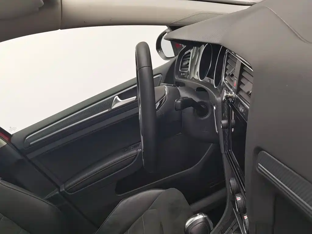 Volkswagen Golf — миниатюра 22