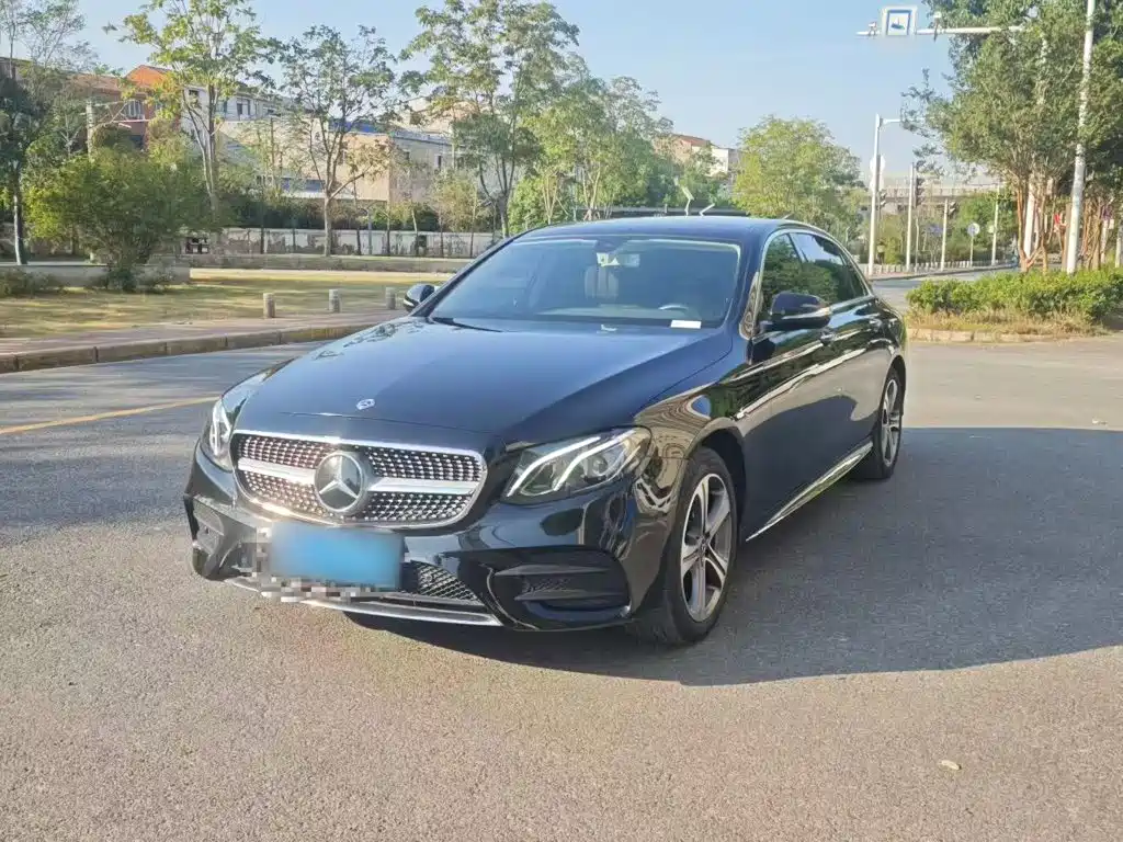 Mercedes-Benz E-Class — миниатюра 2