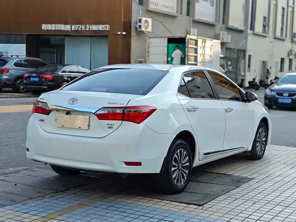 TOYOTA COROLLA