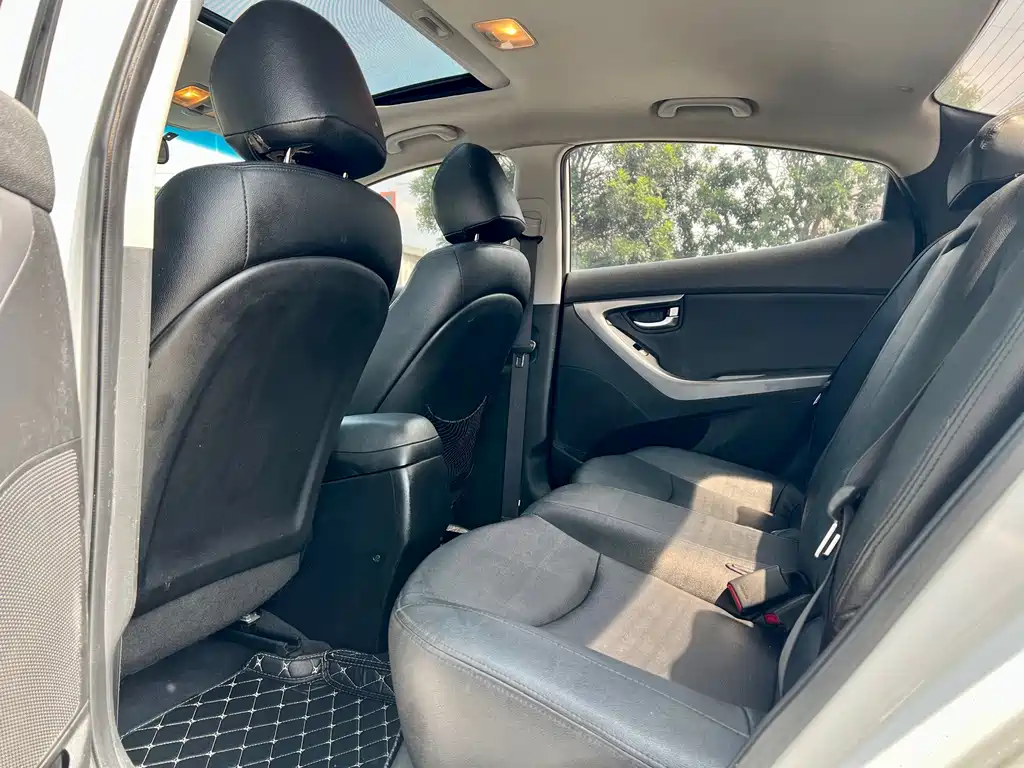 Hyundai Elantra Langdong — миниатюра 6