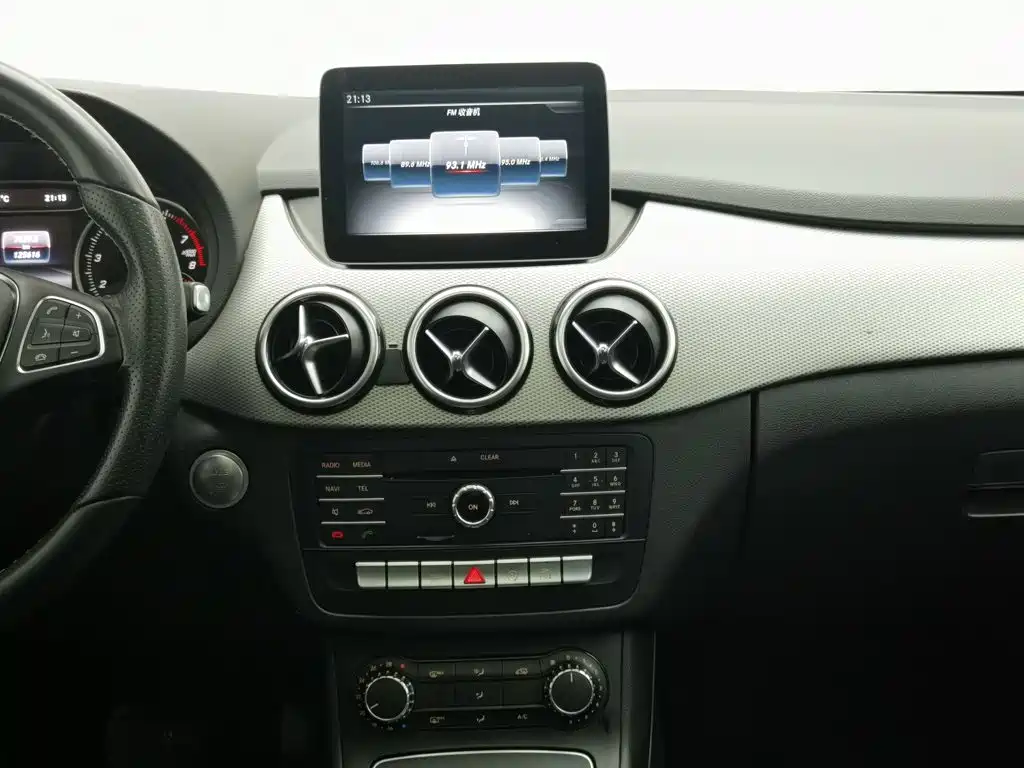Mercedes-Benz B-Class — миниатюра 12