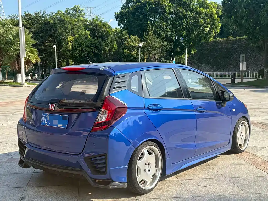 Honda Fit — миниатюра 9
