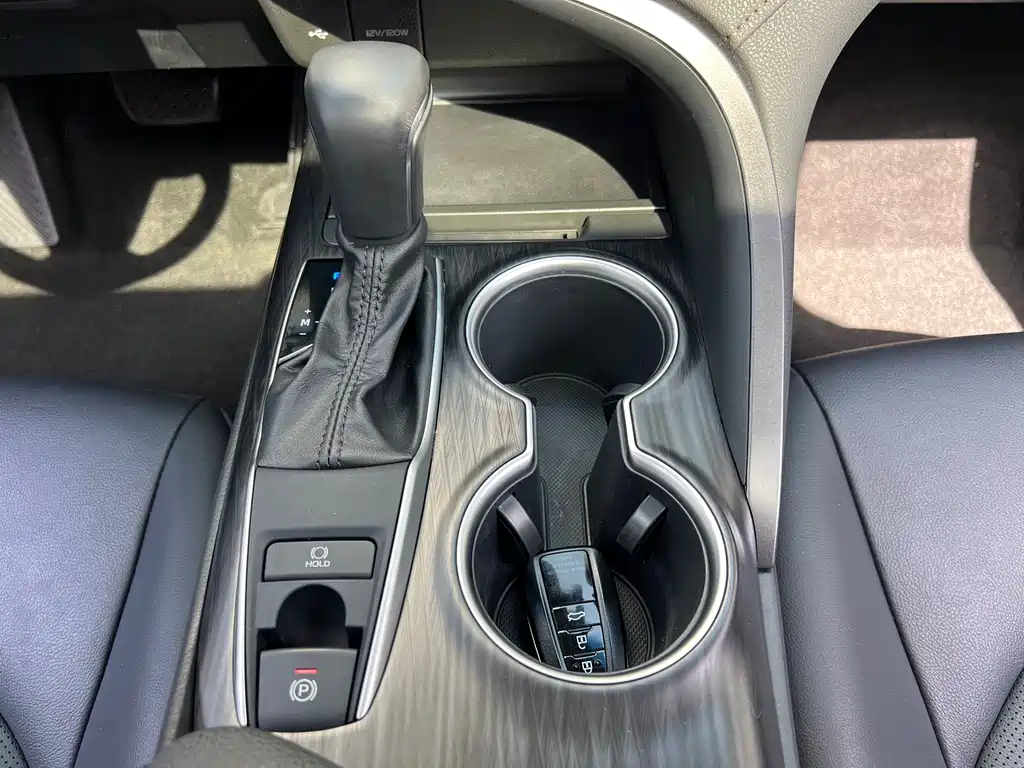 Toyota Camry 2.0G Luxury Edition, фото 16