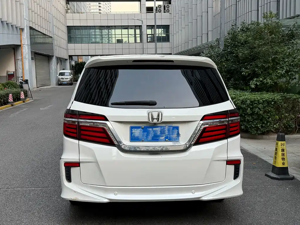 Honda Elysion — миниатюра 4