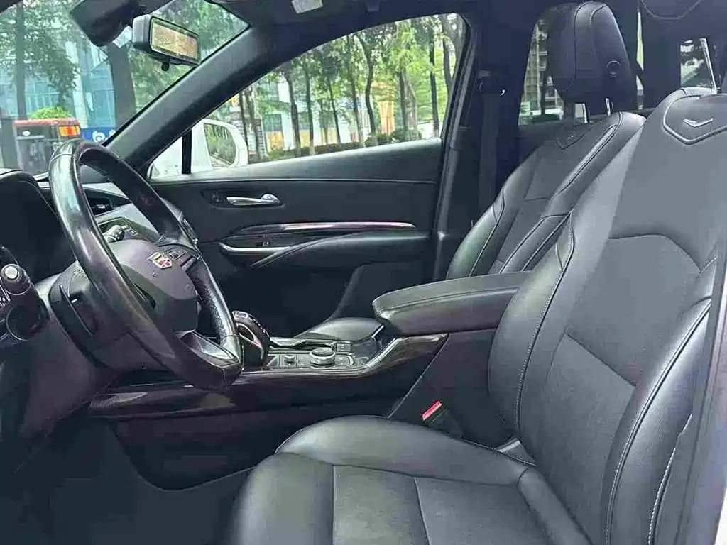 Cadillac XT4 — миниатюра 9