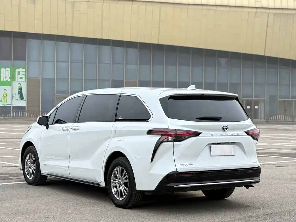 TOYOTA SIENNA