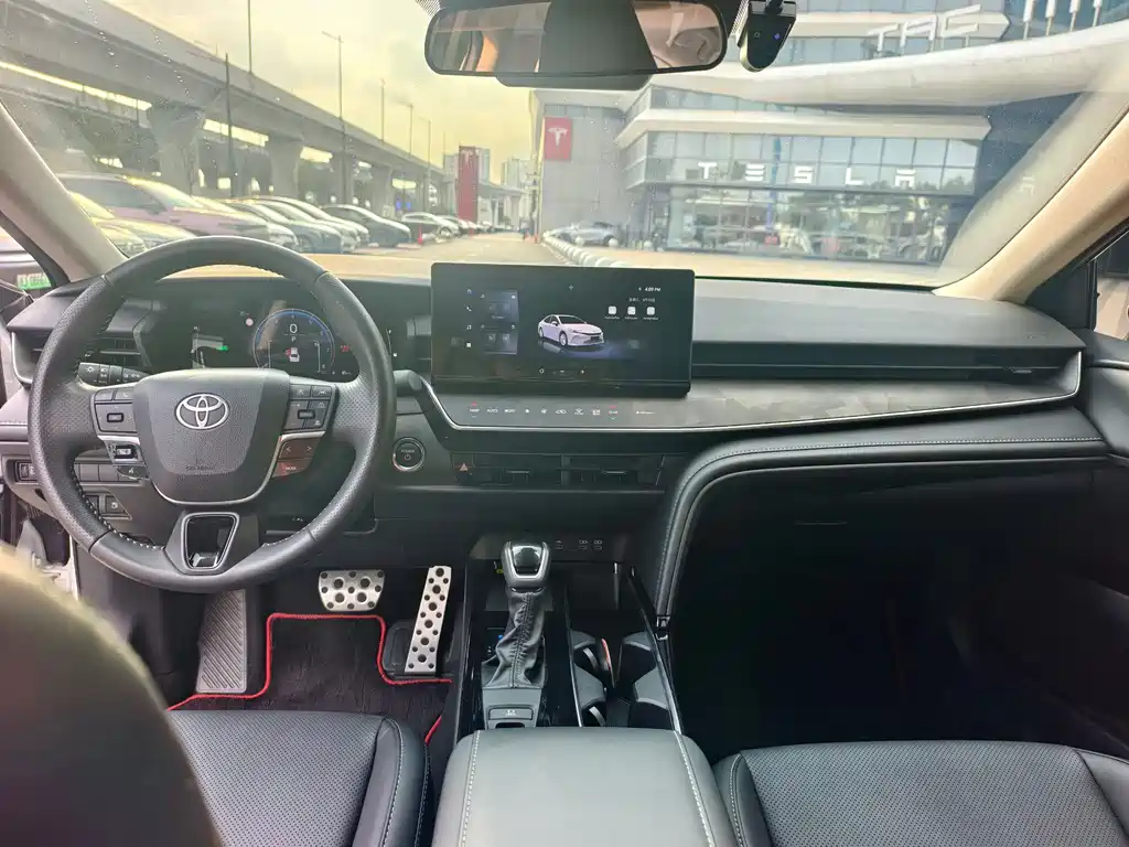 Toyota Camry — миниатюра 7