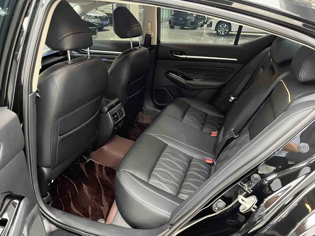 Nissan Teana — миниатюра 18