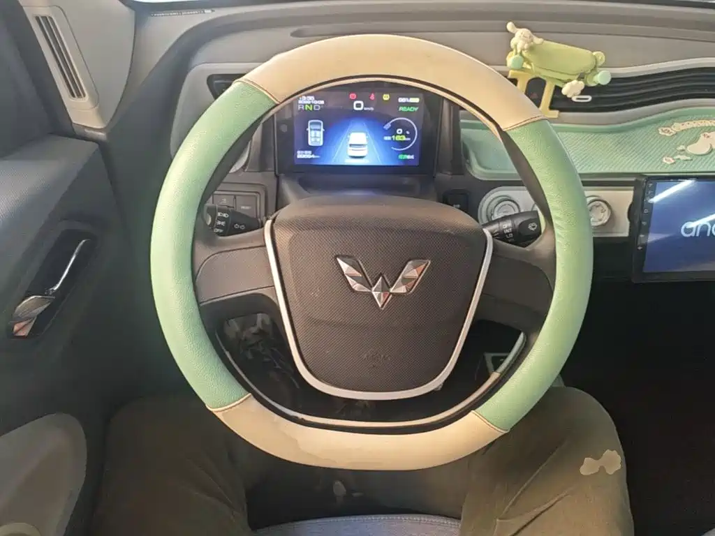 Wuling MINIEV — миниатюра 11