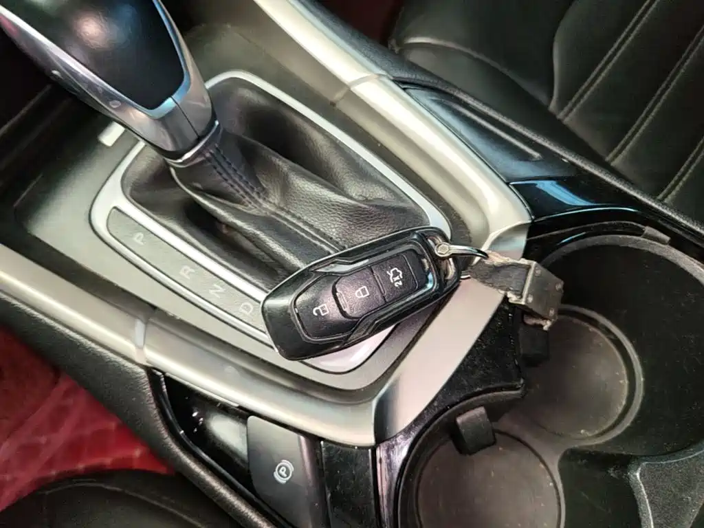 Ford Mondeo — миниатюра 9