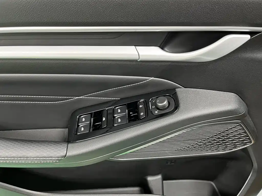 Geely Emgrand — миниатюра 8