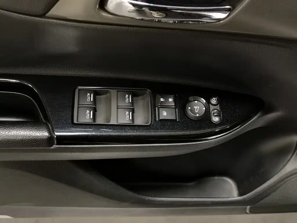 Honda Accord — миниатюра 9