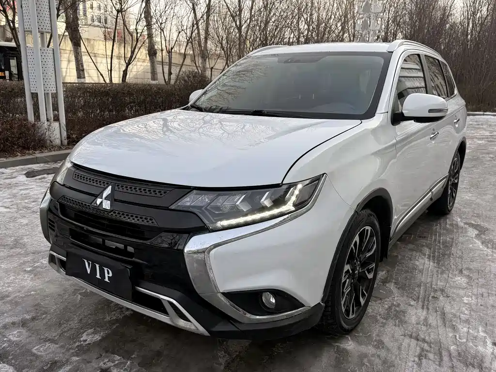 MITSUBISHI OUTLANDER