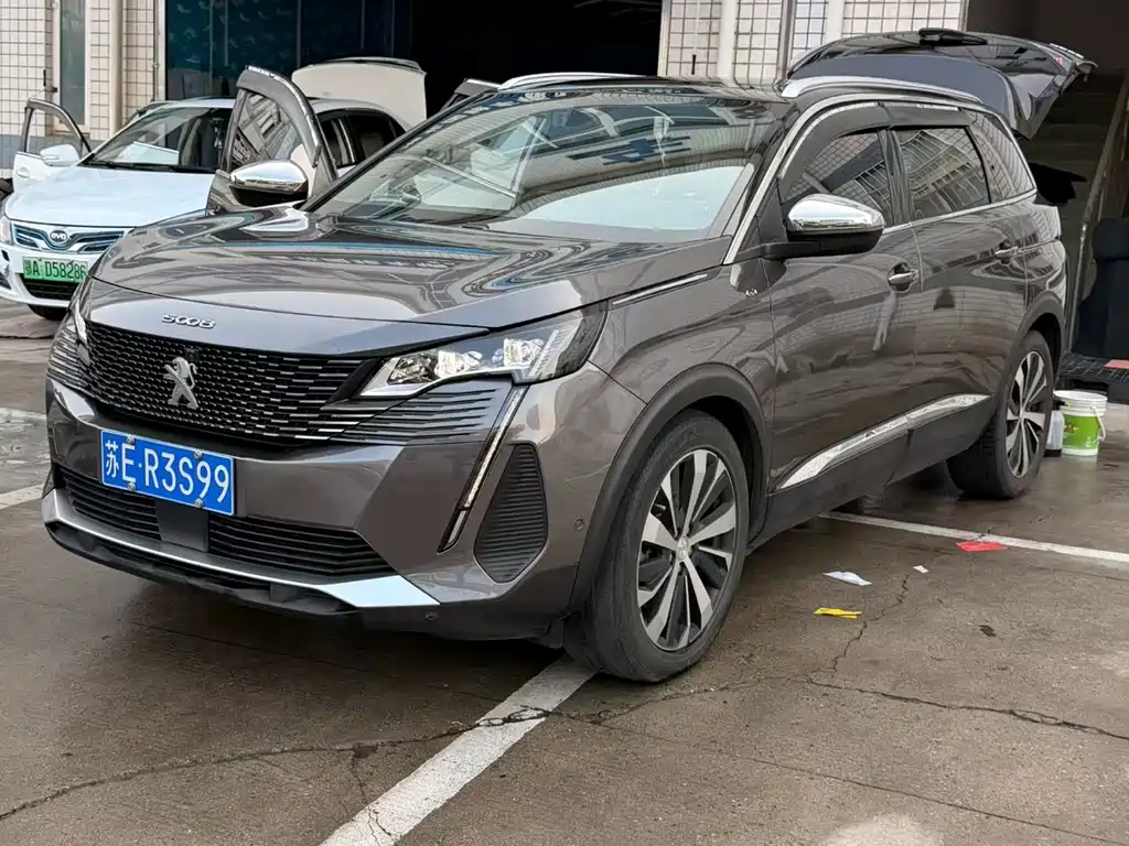 Купить Peugeot 5008