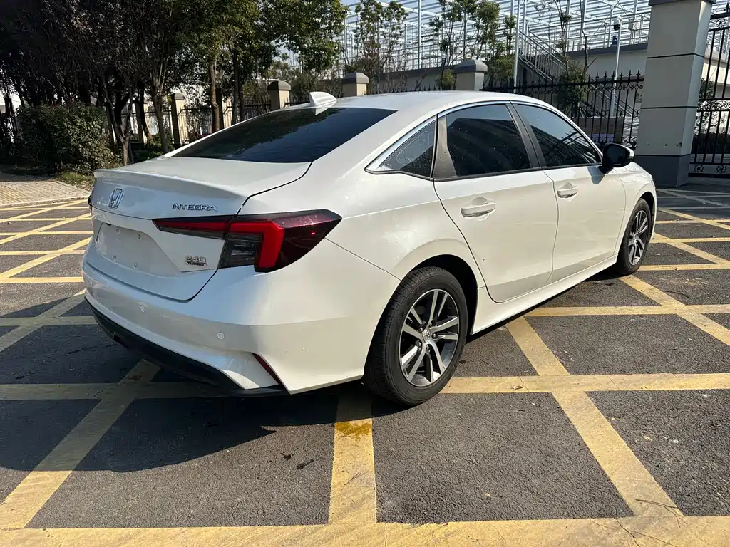 Honda Integra 2023 240TURBO CVT