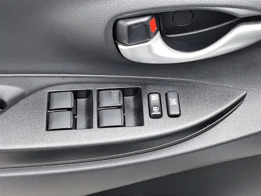 TOYOTA YARIS L TO ENJOY