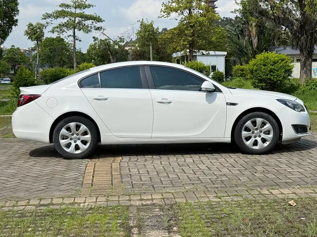 Buick Regal — миниатюра 12