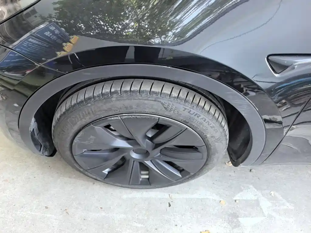 Tesla Model Y — миниатюра 23