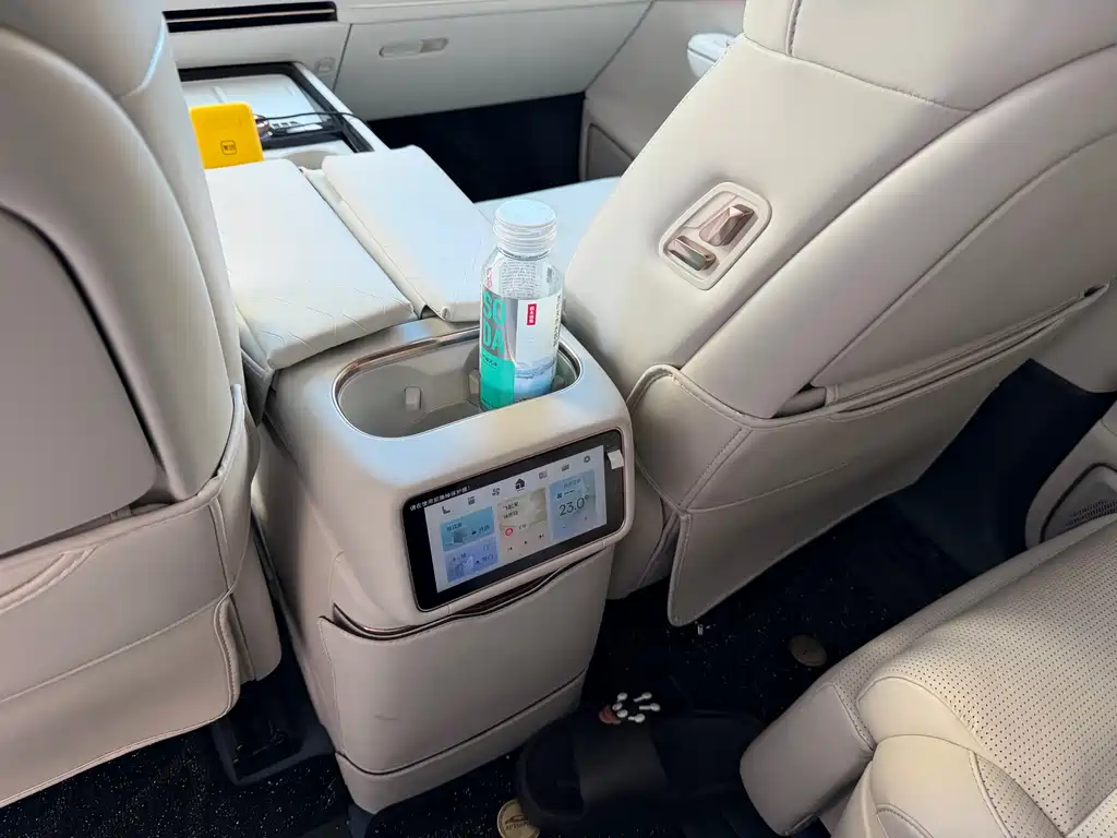 Lynk & Co 900 1.5T Ultra 6 seats, фото 7